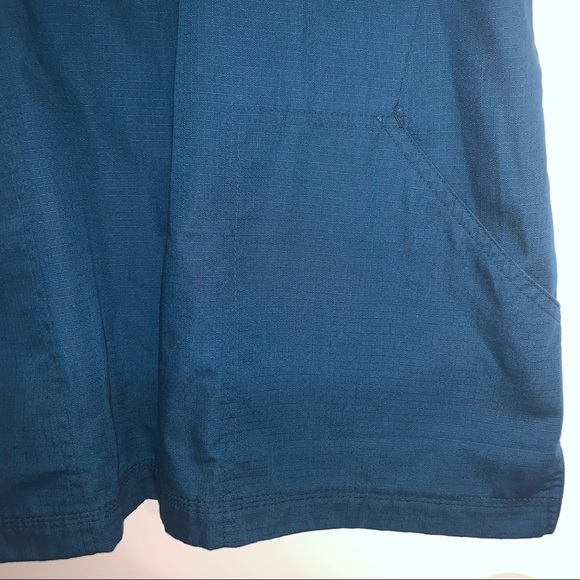 Women’s L Carhartt Teal Ripstop Solid V-Neck Scrub Top C17008 - Picture 5 of 10